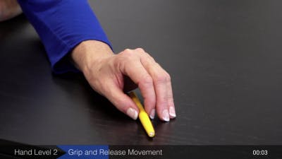 posición de inicio del ejercicio de la mano hemipléjica